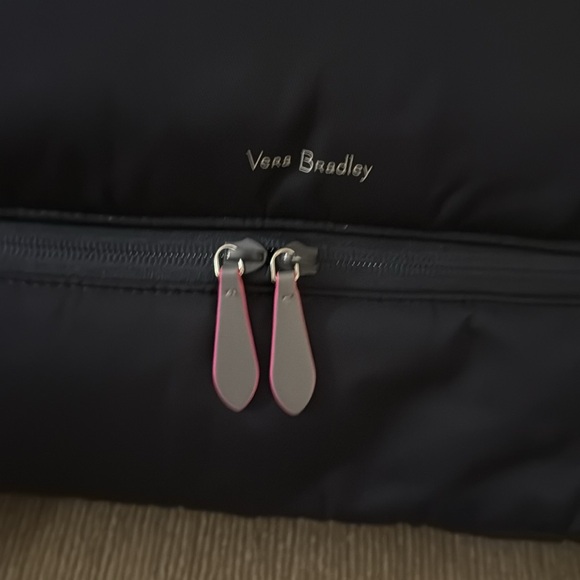 VERA BRADLEY Midtown Travel Bag in classic navy NWT - Picture 3 of 16